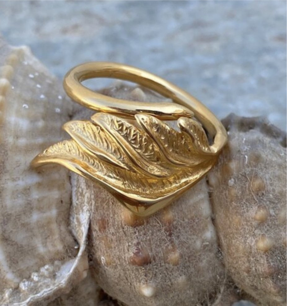 Angel wing ring gold