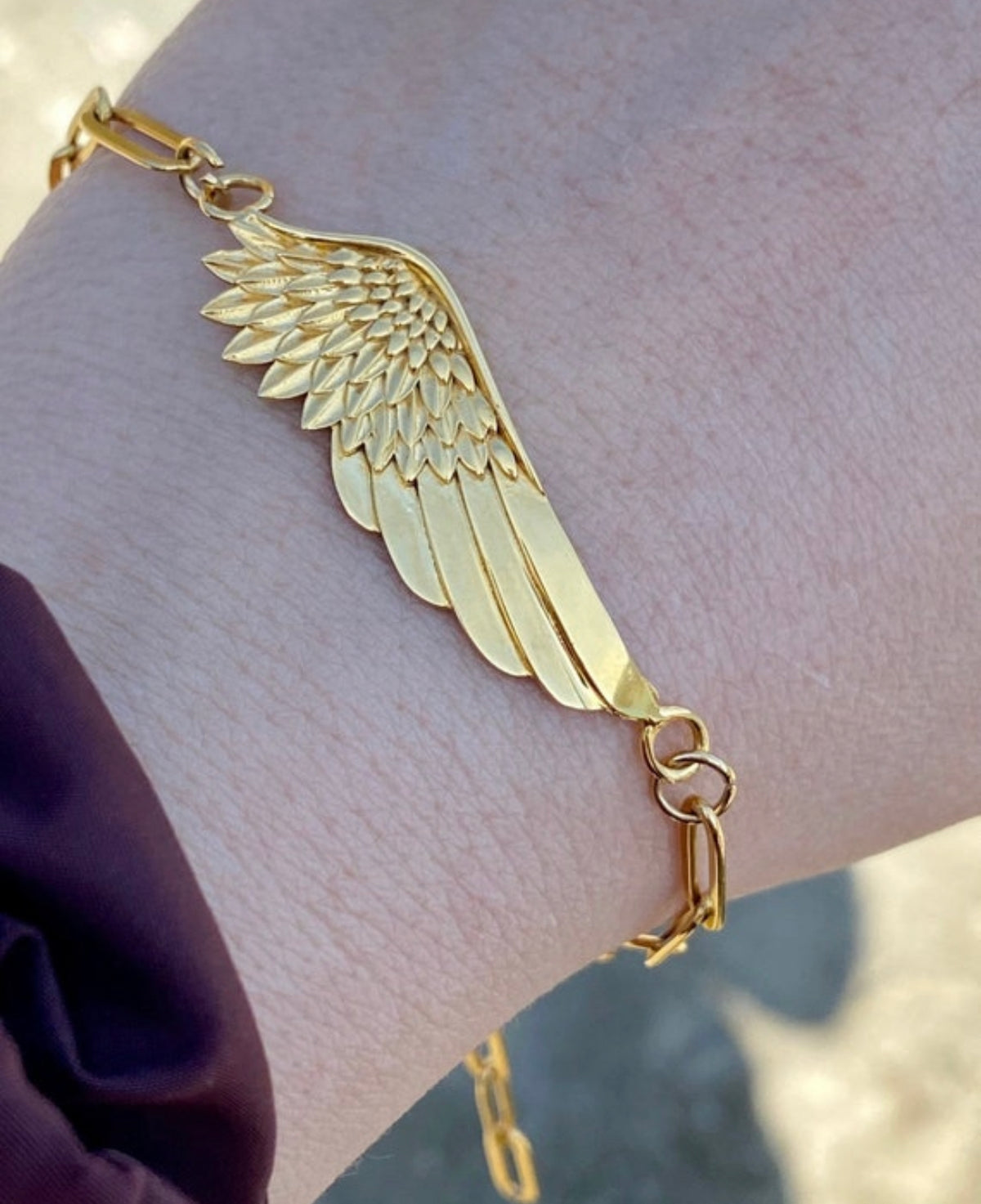 Angel wing bracelet gold