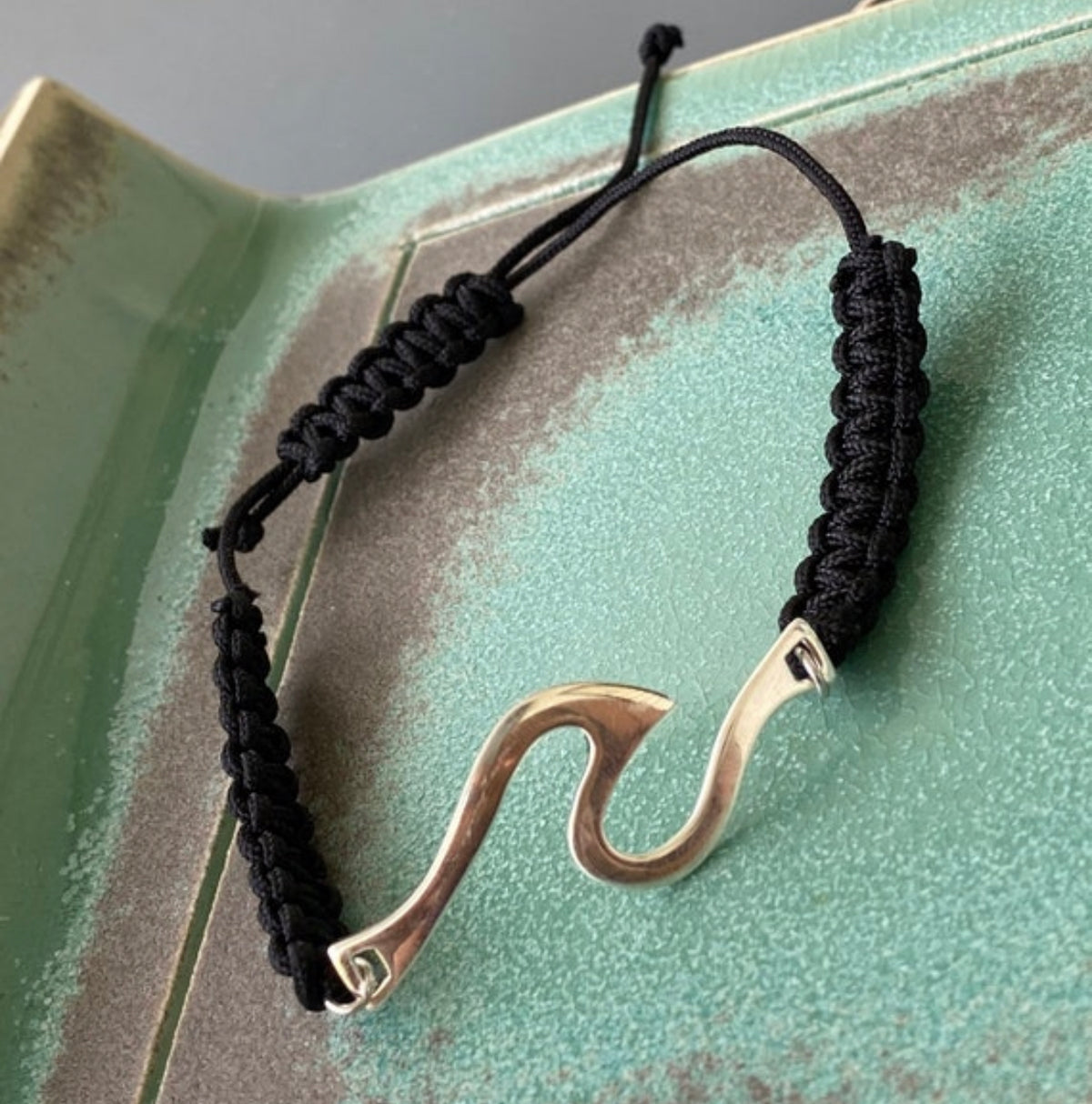men’s wave bracelet with black macrame