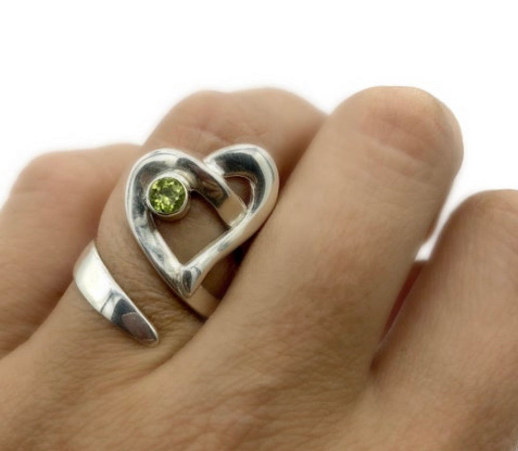 heart ring silver with a peridot gemstone