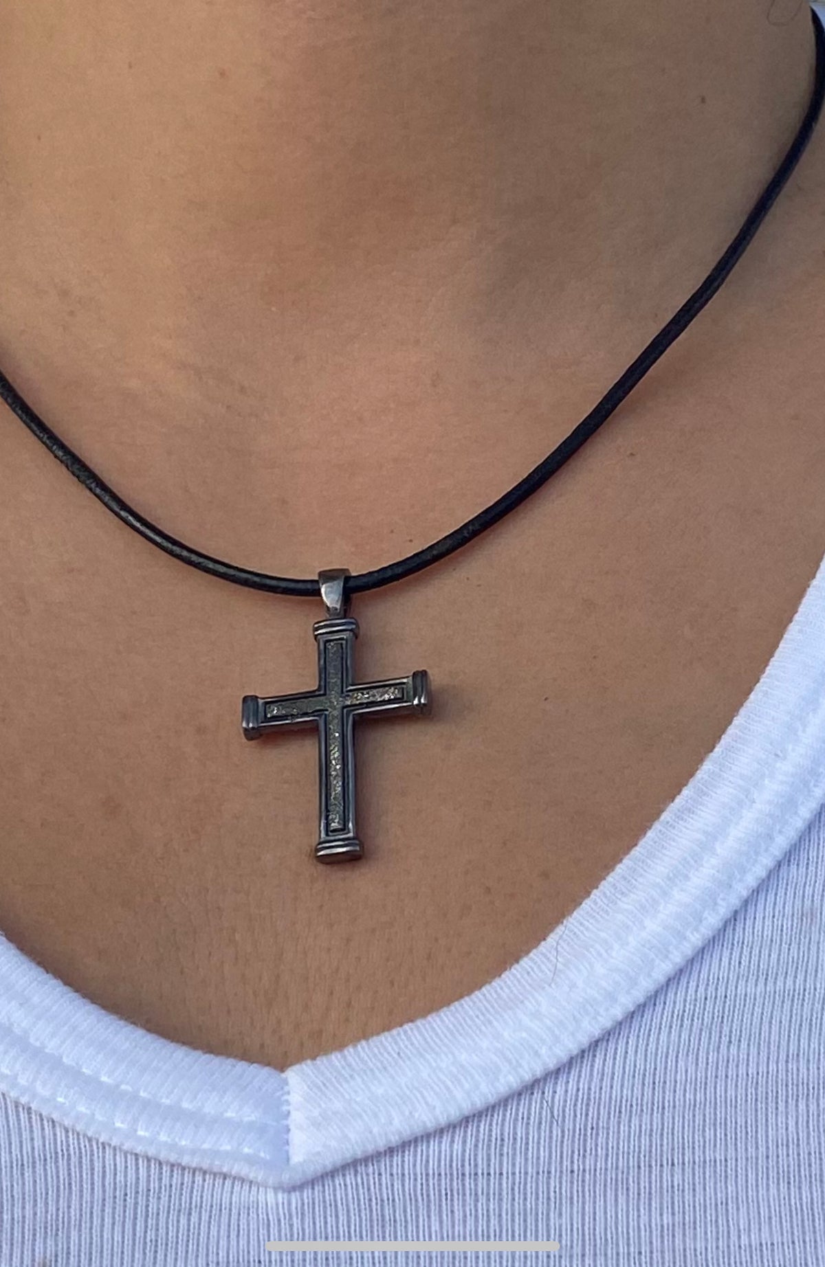 Men&#39;s black cross necklace with leather cord