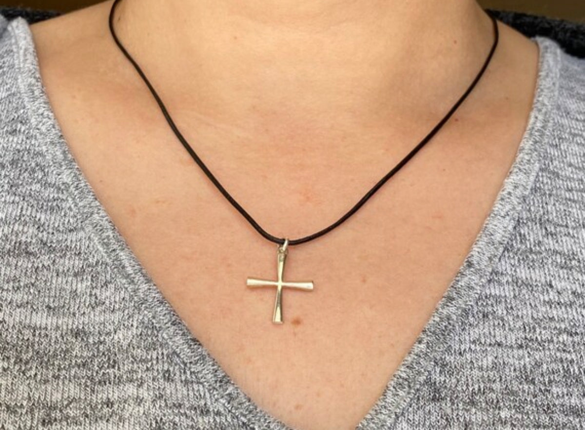 small women’s silver cross