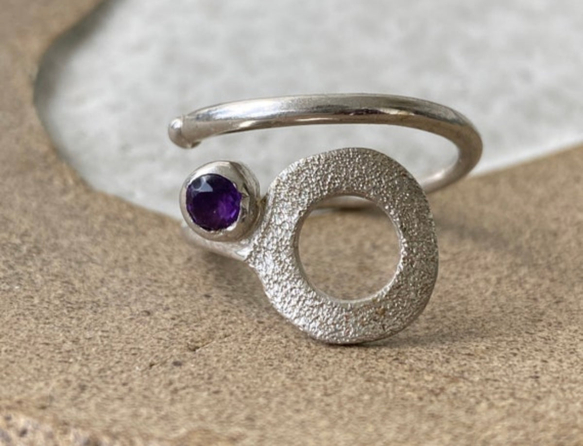 circle ring with amethyst