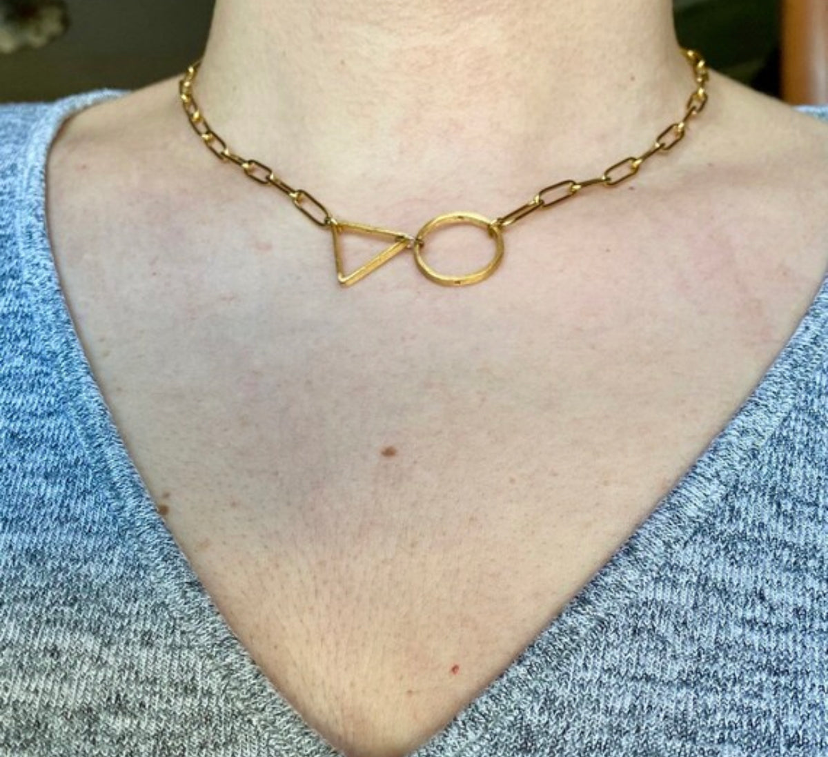 circle and triangle necklace with paper chain chain