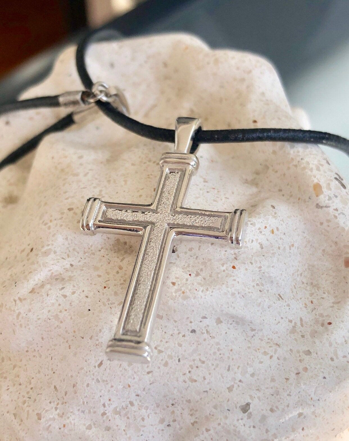 Men&#39;s cross necklace with leather cord, white rhodium plated sterling silver cross 