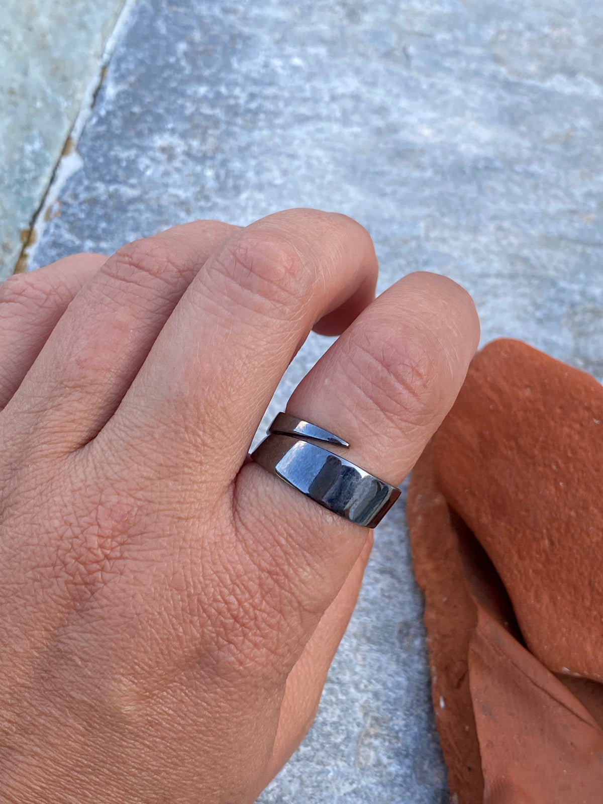 black ring adjustable