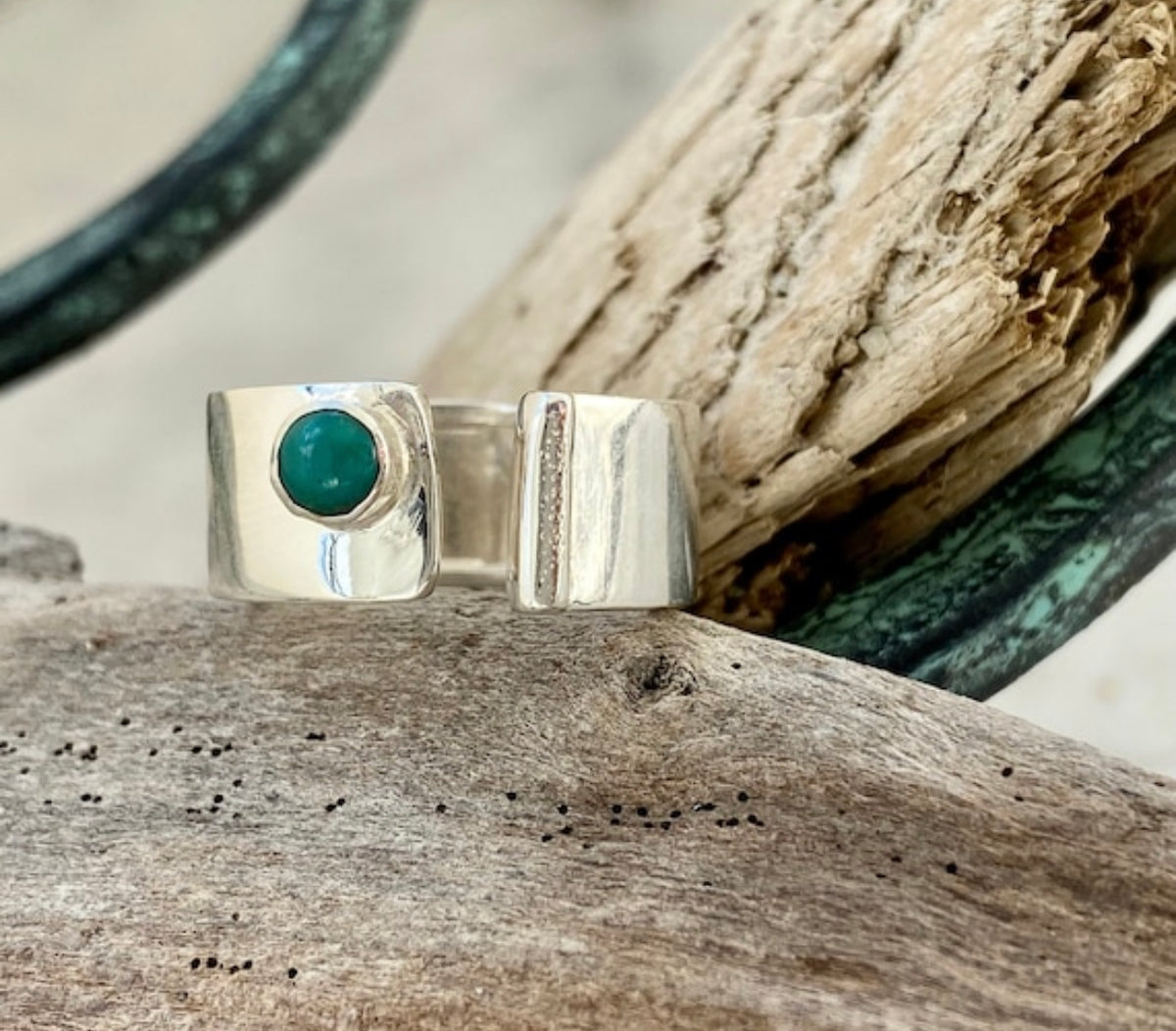 Silver ring with turquoise gemstone, adjustable ring