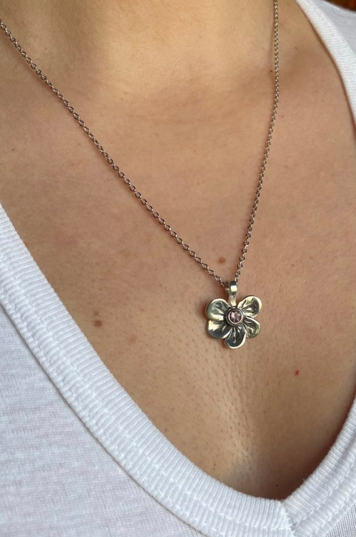 flower necklace with amethyst gemstone
