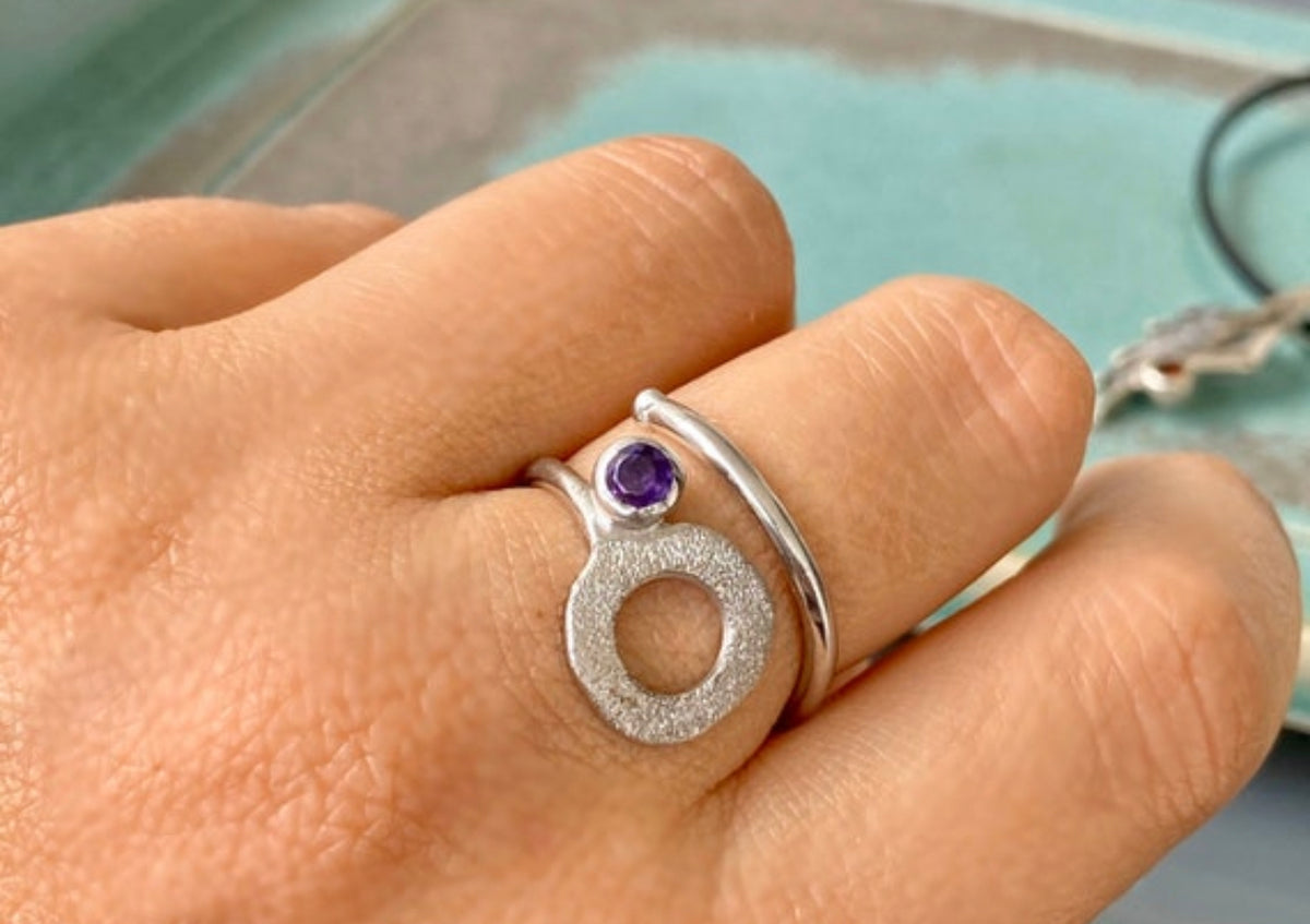 circle ring with amethyst