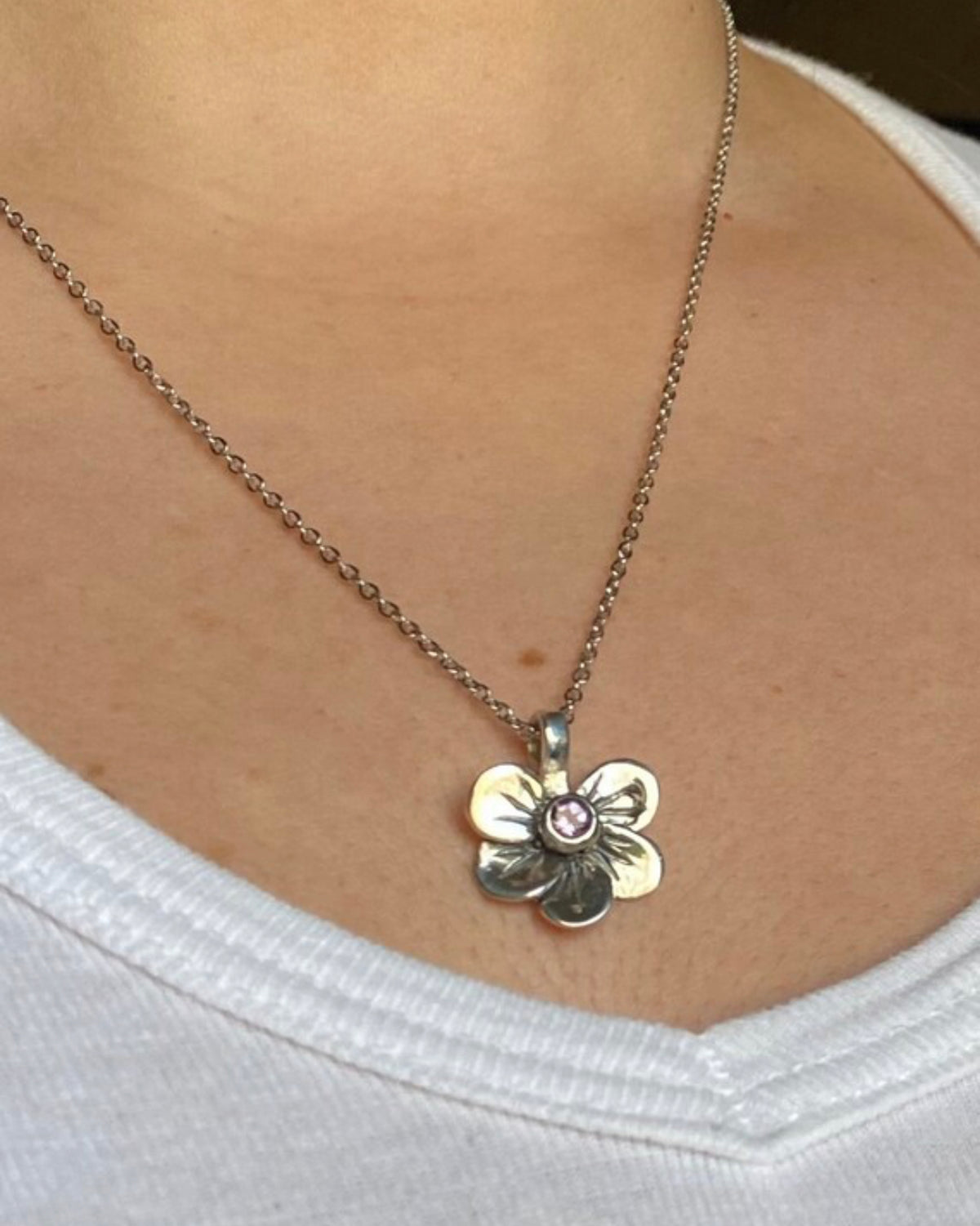 flower necklace with amethyst gemstone