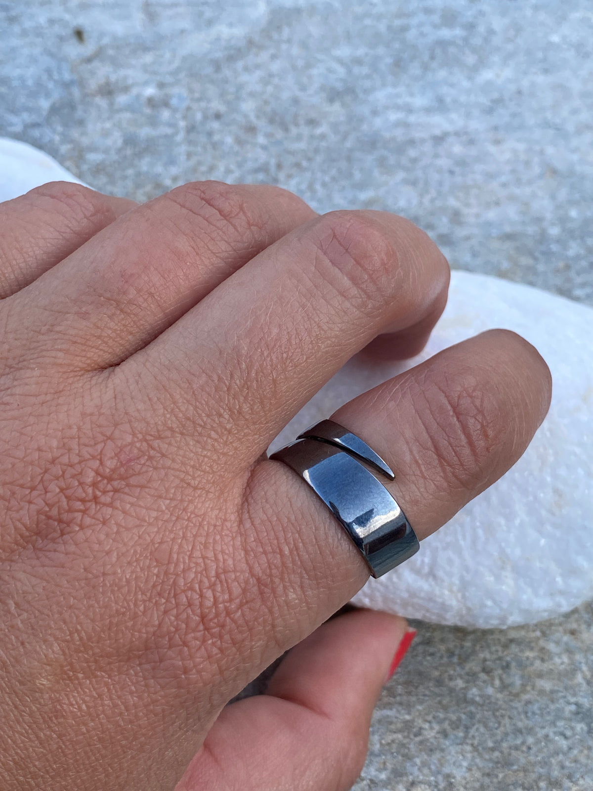 black ring adjustable