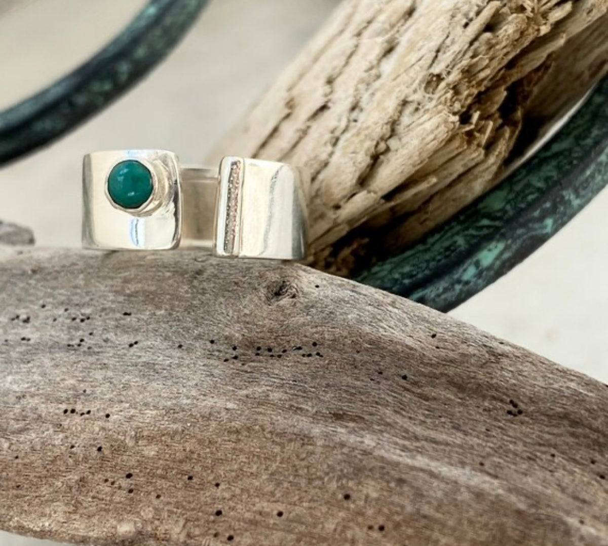 Silver ring with turquoise gemstone, adjustable ring