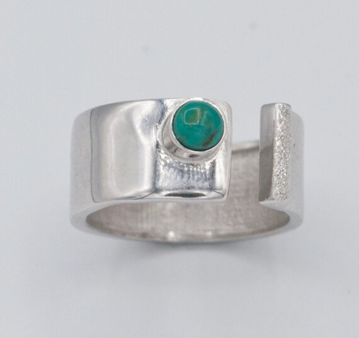 Silver ring with turquoise gemstone, adjustable ring
