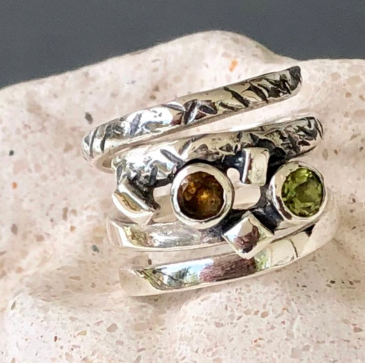 Silver spiral ring adjustable, spring ring with citrine and peridot