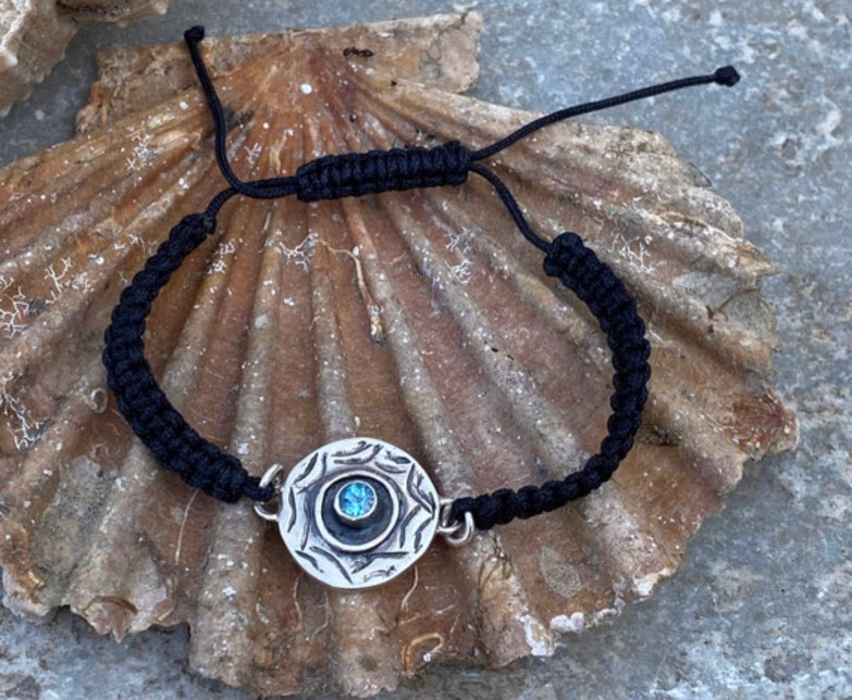 evil eye circle bracelet blue topaz with macrame