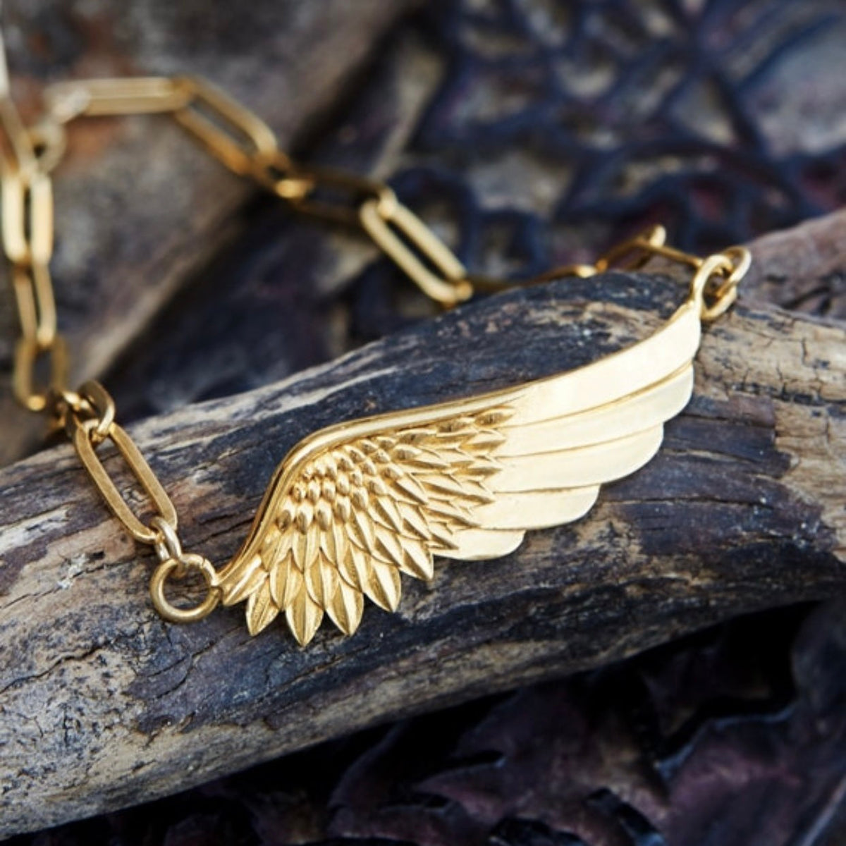 Angel wing bracelet gold