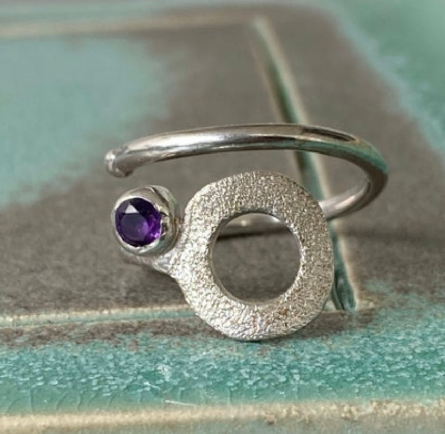 circle ring with amethyst