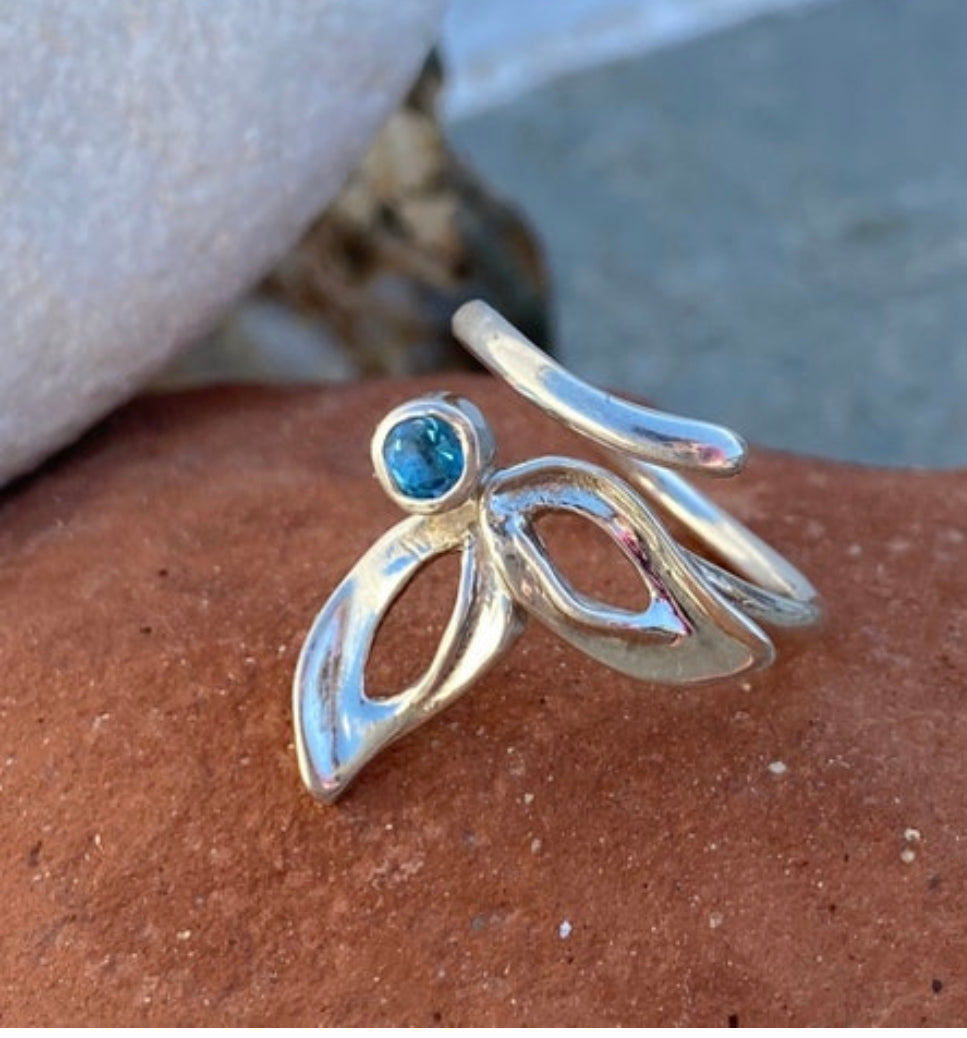 Silver Flower ring adjustable with blue gemstone, handmade ring