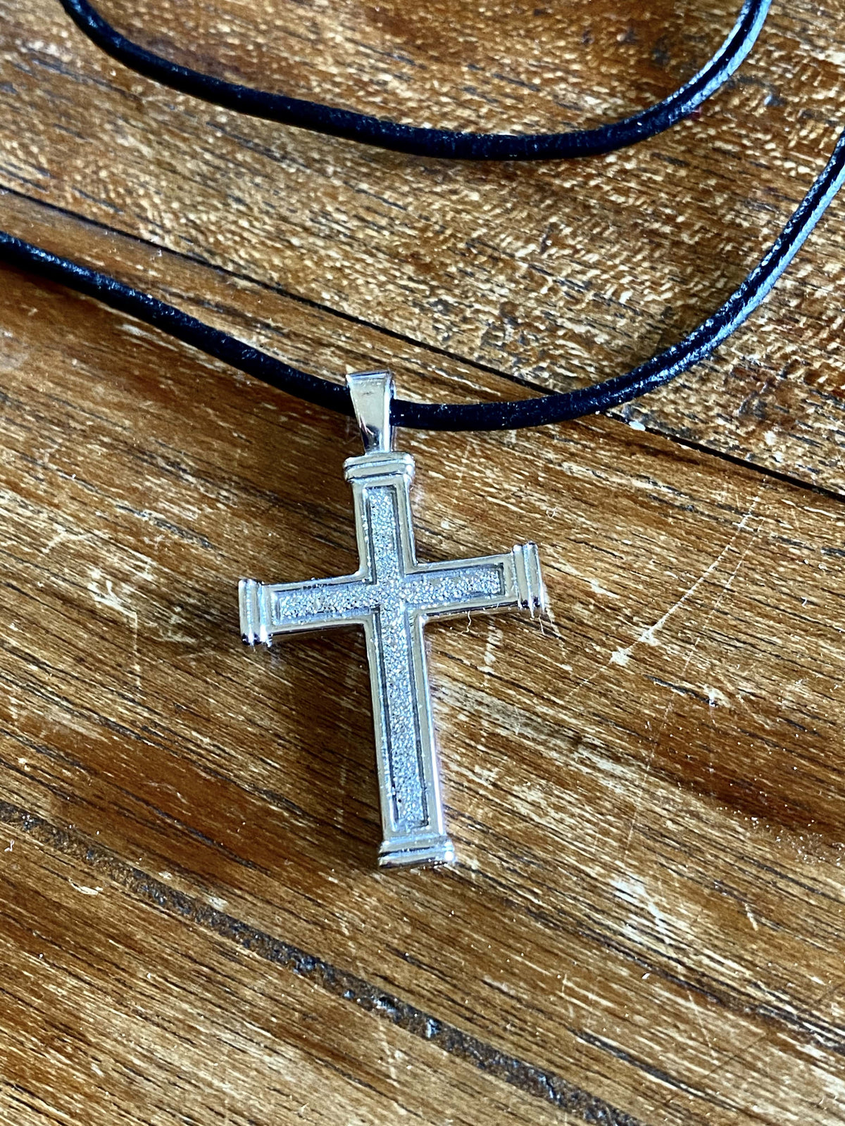 Men&#39;s cross necklace with leather cord, white rhodium plated sterling silver cross 