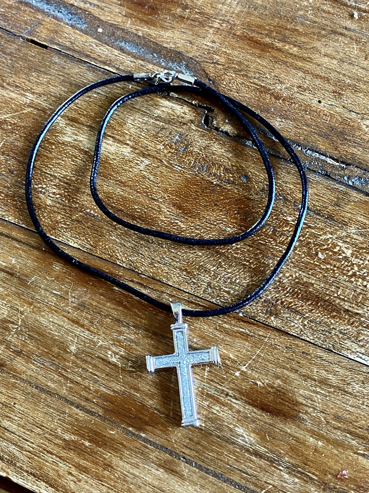 Men&#39;s cross necklace with leather cord, white rhodium plated sterling silver cross 